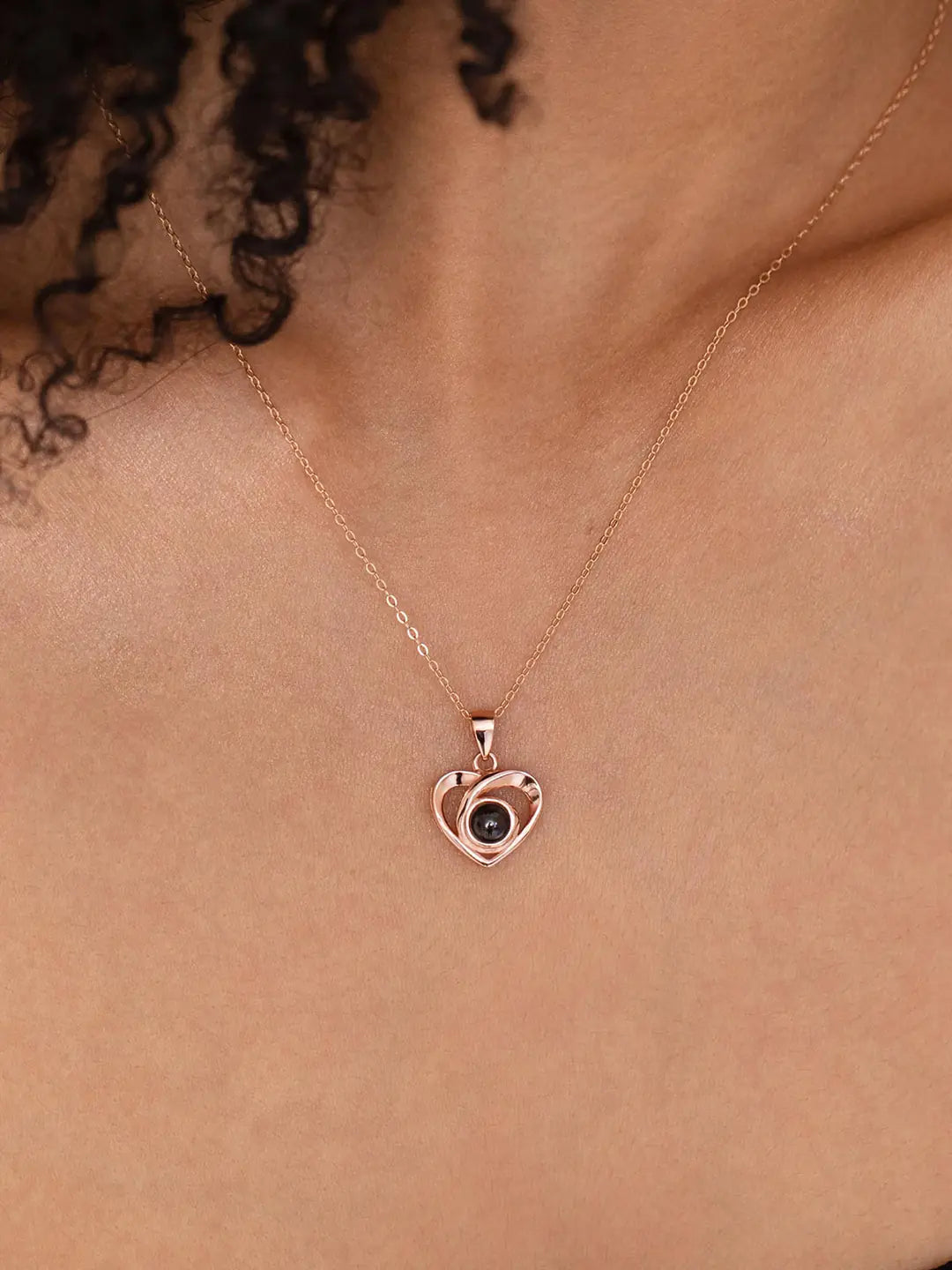 Kalp Tasarım Kadın Projeksiyon Kolye